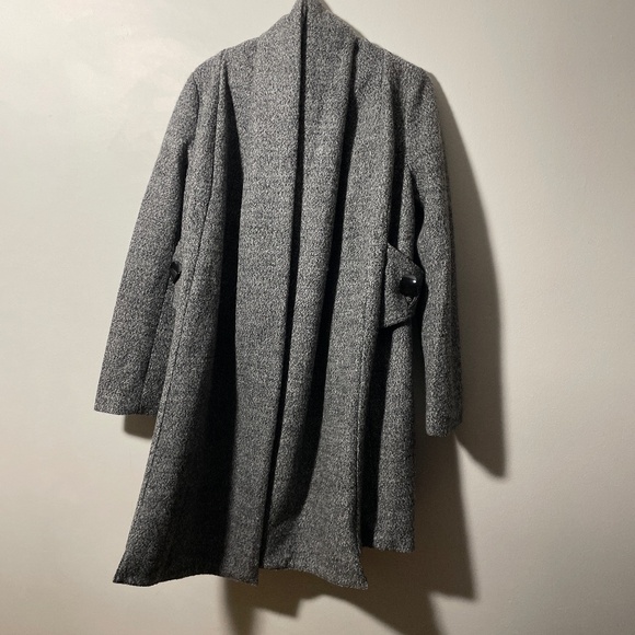 Grey Coat - Picture 1 of 7
